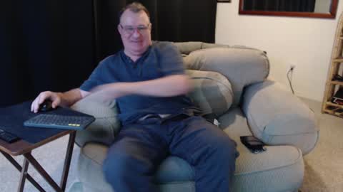 Snapshot of icihristopher chatting on 12/08/24, 11:51 Christopher online show from 12/08/24, 11:51