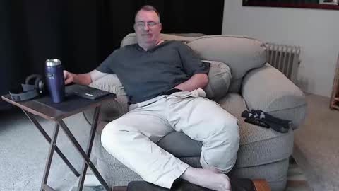 Snapshot of icihristopher chatting on 02/18/25, 09:42 Christopher online show from 02/18/25, 09:42