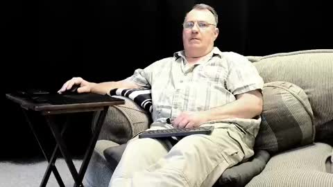 Snapshot of icihristopher chatting on 02/28/25, 01:15 Christopher online show from 02/28/25, 01:15