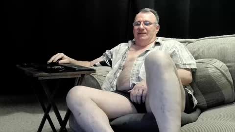 Snapshot of icihristopher chatting on 02/28/25, 04:21 Christopher online show from 02/28/25, 04:21