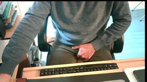 Snapshot of icumalot4you chatting on 04/11/26, 08:29 icumalot4you online show from 04/11/26, 08:29