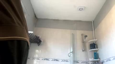 Snapshot of icums4u chatting on 01/03/25, 01:14 icums4u online show from 01/03/25, 01:14