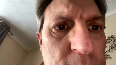 Snapshot of icums4u chatting on 02/06/25, 02:58 icums4u online show from 02/06/25, 02:58