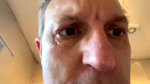 Snapshot of icums4u chatting on 02/27/25, 03:15 icums4u online show from 02/27/25, 03:15