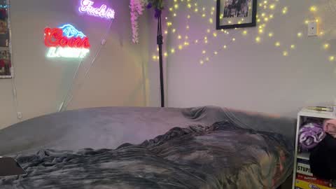 doubletrouble online show from 02/09/25, 12:19