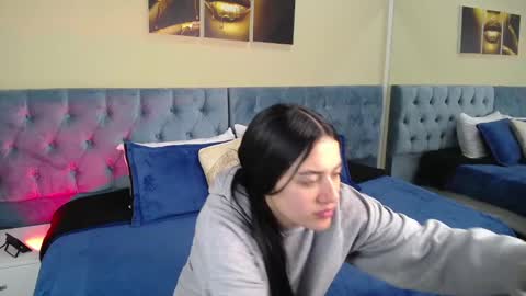 Snapshot of icysweetcam chatting on 12/03/24, 11:44 Icy online show from 12/03/24, 11:44