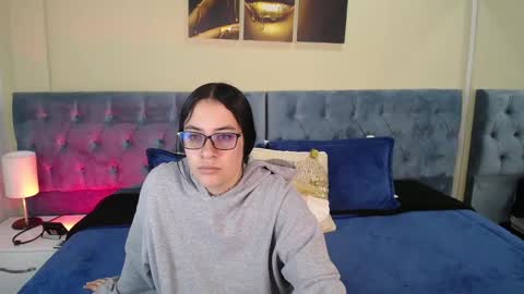 Snapshot of icysweetcam chatting on 12/06/24, 11:33 Icy online show from 12/06/24, 11:33