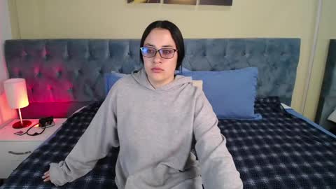 Snapshot of icysweetcam chatting on 12/15/24, 11:34 Icy online show from 12/15/24, 11:34
