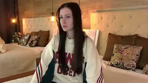 Ida Mask online show from 12/15/25, 10:41