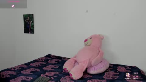 Snapshot of idarazanin24 chatting on 12/24/24, 11:28 Idara Zanin online show from 12/24/24, 11:28