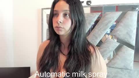 Snapshot of idarazanin24 chatting on 12/22/25, 11:29 Idara Zanin online show from 12/22/25, 11:29