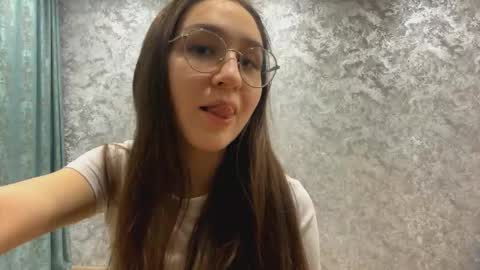 Snapshot of idellmannheim chatting on 11/06/25, 04:08 Sofi online show from 11/06/25, 04:08