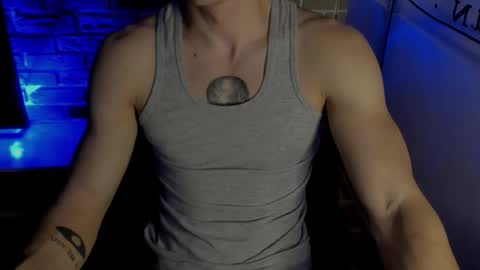 Snapshot of idkiww chatting on 12/16/25, 06:07 yo online show from 12/16/25, 06:07