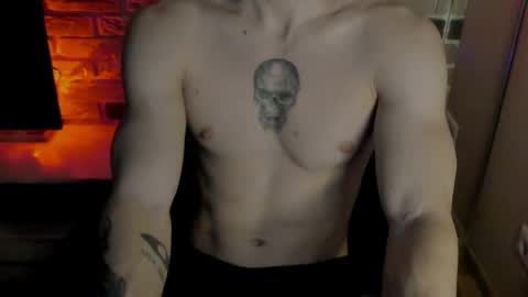 Snapshot of idkiww chatting on 04/12/26, 08:03 yo online show from 04/12/26, 08:03