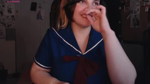 Snapshot of idontknowwhyjojo chatting on 05/21/26, 07:32 Saya online show from 05/21/26, 07:32