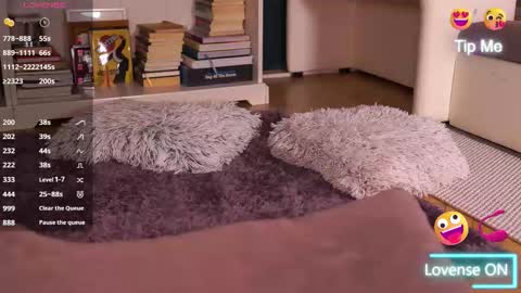 Little Flower online show from 09/17/25, 03:46