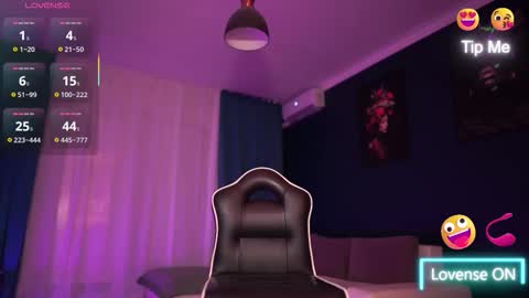 Snapshot of idontlikeguccibelts chatting on 11/05/25, 04:51 Little Flower online show from 11/05/25, 04:51