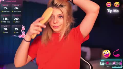 Snapshot of idontlikeguccibelts chatting on 11/27/25, 05:15 Little Flower online show from 11/27/25, 05:15