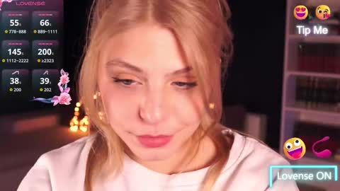 Snapshot of idontlikeguccibelts chatting on 12/14/25, 06:45 Little Flower online show from 12/14/25, 06:45