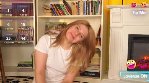 Snapshot of idontlikeguccibelts chatting on 03/08/26, 10:02 Little Flower online show from 03/08/26, 10:02