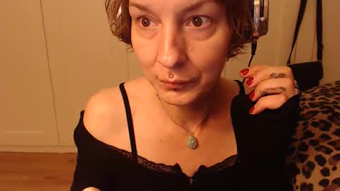 Snapshot of ifk_donkeysfr chatting on 10/20/25, 01:50 Ifk Donkeys online show from 10/20/25, 01:50