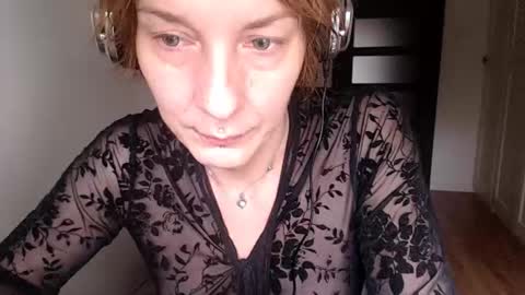 Snapshot of ifk_donkeysfr chatting on 10/27/25, 06:17 Ifk Donkeys online show from 10/27/25, 06:17