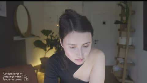 Belle online show from 10/17/25, 11:24