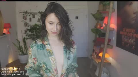 Snapshot of ifyouleave chatting on 04/01/26, 10:05 Belle online show from 04/01/26, 10:05