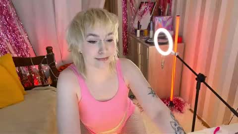 Emmy  help me reach 100 thumbs up online show from 02/05/26, 06:12