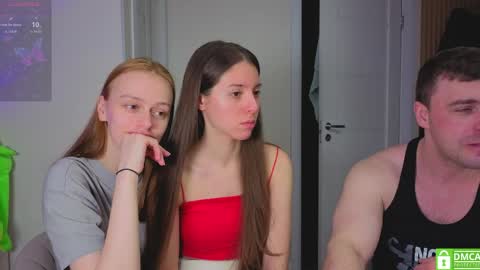 Snapshot of ihavepaws33 chatting on 03/31/26, 04:46 Julia and Mira online show from 03/31/26, 04:46