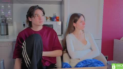 Snapshot of ihavepaws33 chatting on 04/11/26, 07:45 Julia and Mira online show from 04/11/26, 07:45