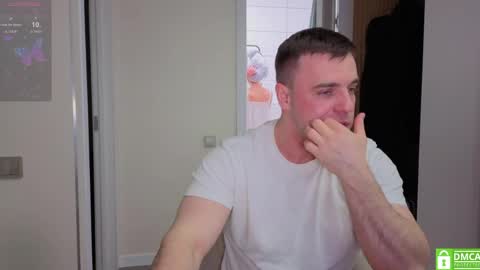 Snapshot of ihavepaws33 chatting on 04/12/26, 06:35 Julia and Mira online show from 04/12/26, 06:35