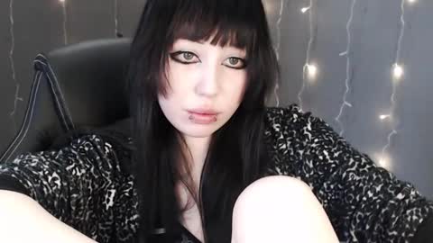 Snapshot of iiiiiiis chatting on 03/08/26, 12:53 iiiiiiis online show from 03/08/26, 12:53