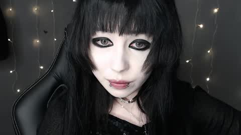 Snapshot of iiiiiiis chatting on 04/16/26, 09:37 iiiiiiis online show from 04/16/26, 09:37