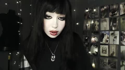 iiiiiiis online show from 06/02/26, 12:45