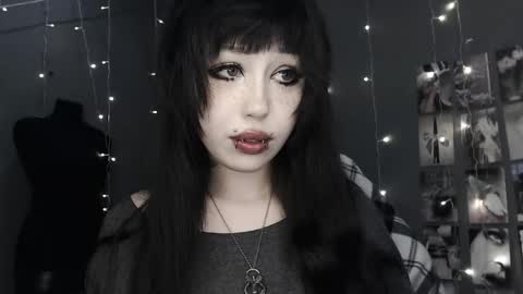 iiiiiiis online show from 06/02/26, 10:12