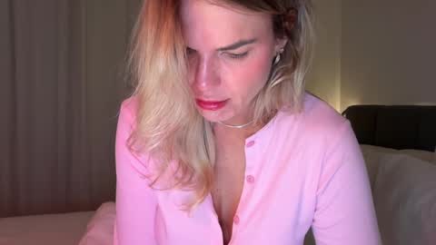 Snapshot of iiivy_ chatting on 01/16/25, 05:00 Ivy online show from 01/16/25, 05:00