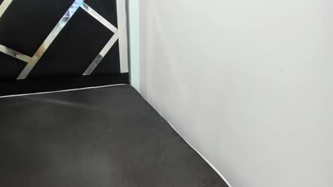 Isabella online show from 09/16/25, 12:39