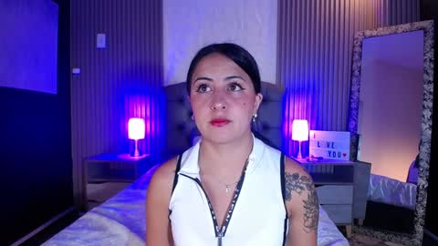 Snapshot of iisabella_smith_ chatting on 01/09/25, 01:13 Isa online show from 01/09/25, 01:13