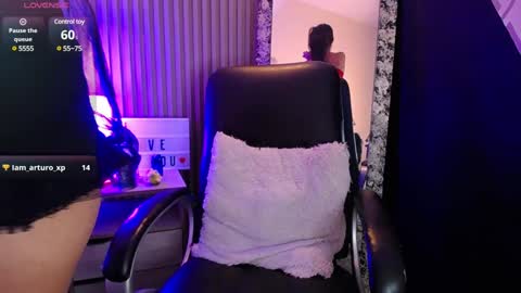 Snapshot of iisabella_smith_ chatting on 02/04/25, 04:08 Isa online show from 02/04/25, 04:08