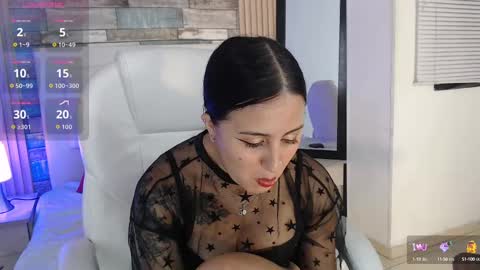 Snapshot of iisabella_smith_ chatting on 09/17/25, 08:43 Isa online show from 09/17/25, 08:43
