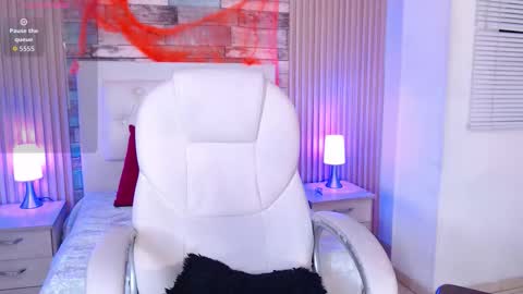 Snapshot of iisabella_smith_ chatting on 10/29/25, 07:59 Isa online show from 10/29/25, 07:59