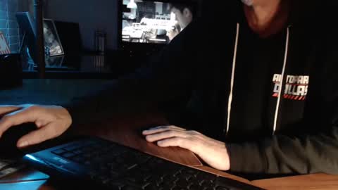 Snapshot of ijacker chatting on 12/08/24, 01:24 Michael online show from 12/08/24, 01:24