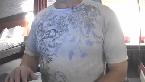 Snapshot of il_undercover chatting on 12/19/24, 10:34 il_undercover online show from 12/19/24, 10:34