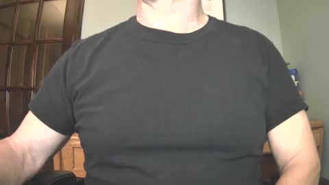 Snapshot of il_undercover chatting on 12/26/24, 11:43 il_undercover online show from 12/26/24, 11:43