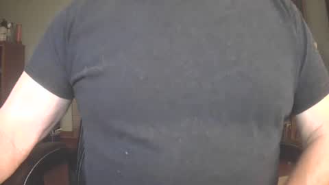 Snapshot of il_undercover chatting on 10/23/25, 10:14 il_undercover online show from 10/23/25, 10:14