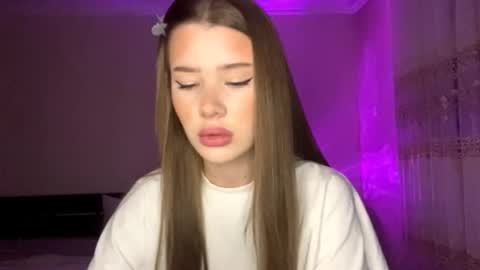 Snapshot of ilabruley chatting on 10/19/25, 05:13 Asya online show from 10/19/25, 05:13