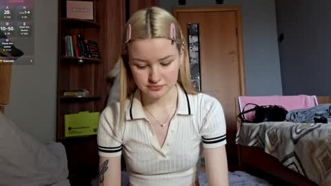 Snapshot of ilianamessersmith chatting on 04/05/26, 07:16 ShyLuna online show from 04/05/26, 07:16