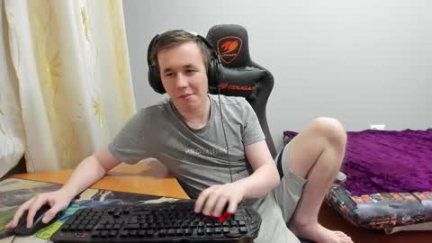 Snapshot of iliaskrislove chatting on 12/17/25, 04:24 iliaskris online show from 12/17/25, 04:24