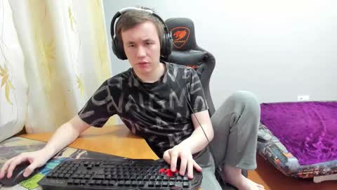 Snapshot of iliaskrislove chatting on 12/22/25, 10:29 iliaskris online show from 12/22/25, 10:29